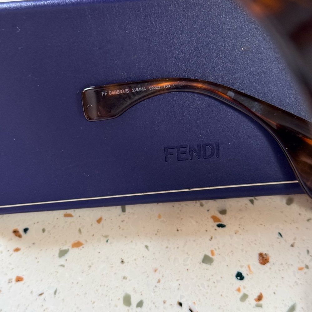 Fendi Tortoise Shell Sunglasses with COA - Picture 7 of 9